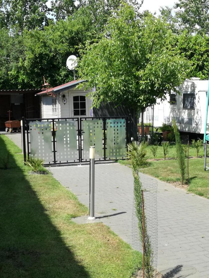 Urlaub Machen Direkt Am Irland Das Kinderparadies In Twisteden Im Grossen Garten Bei Privatleute Fur Maximal Sechs Personen Kevelaer Exterior foto
